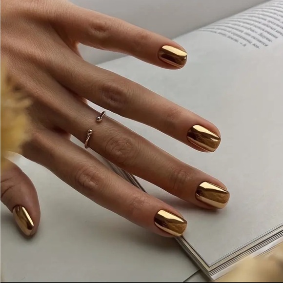 NWOT~ Full Cover Press On Nails, Set of 24 Count. Nail Glue Included - Picture 1 of 7